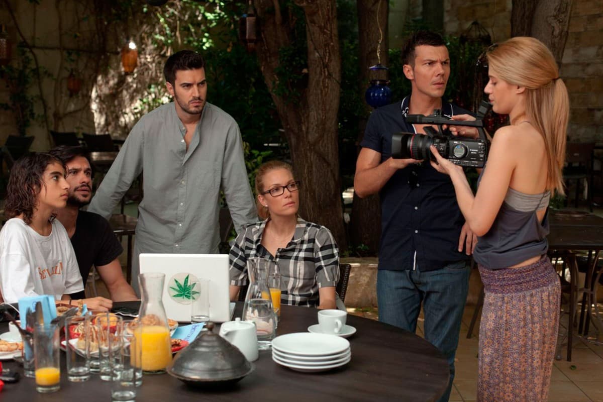 Λούφα και Παραλλαγή: Σειρήνες στη Στεριά