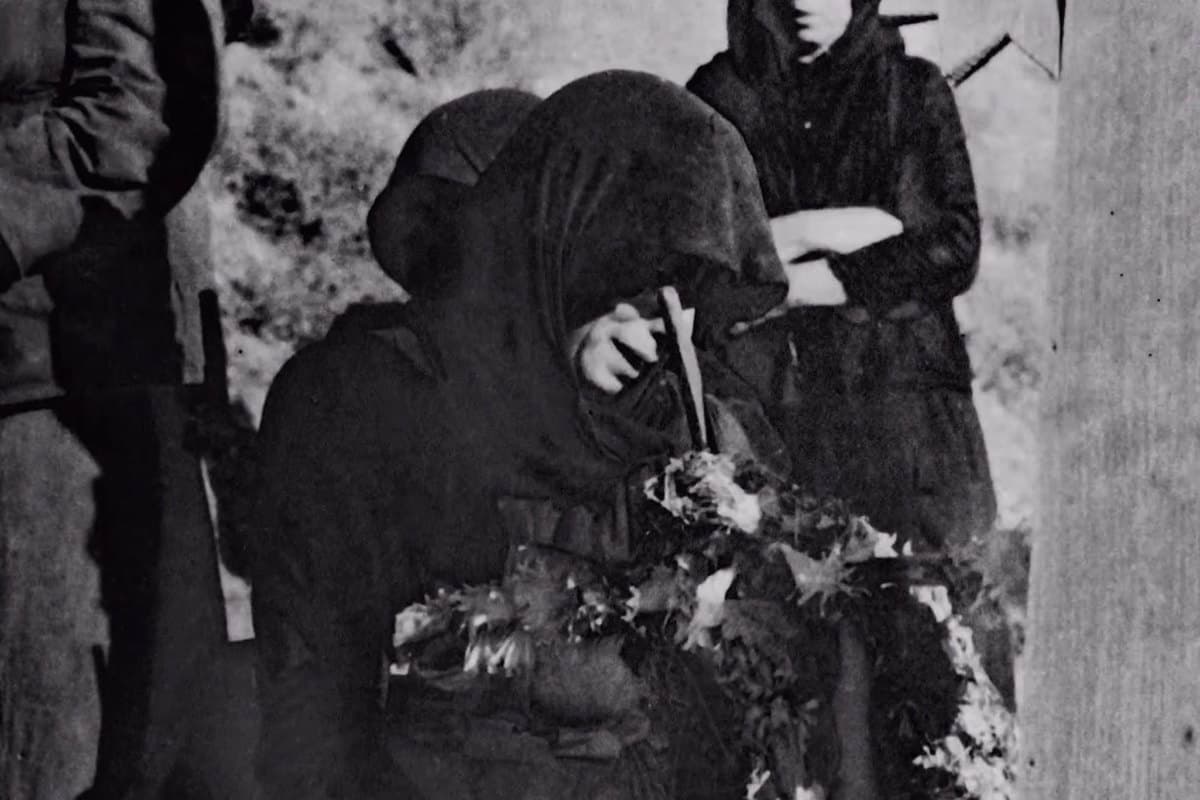 Λουλούδια που Μαράθηκαν Νωρίς - Κακόπετρος 28/8/1944