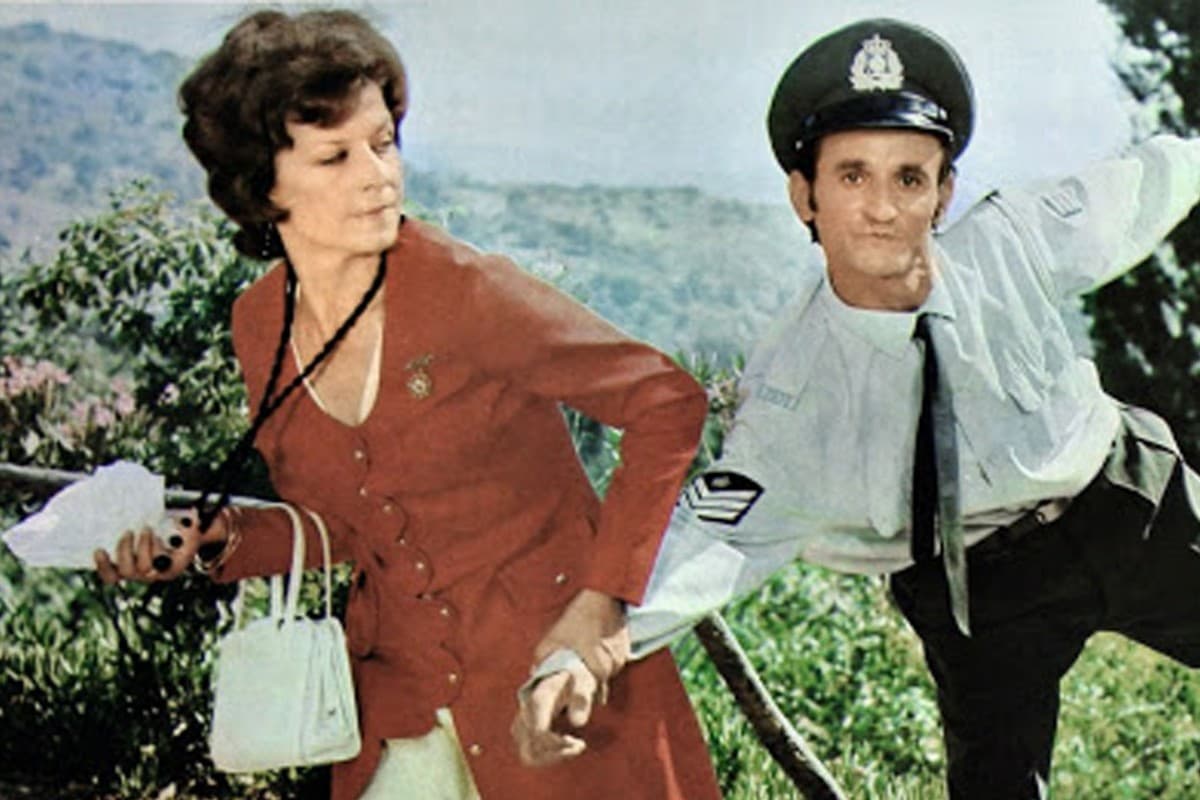 Για μια Χούφτα Τουρίστριες