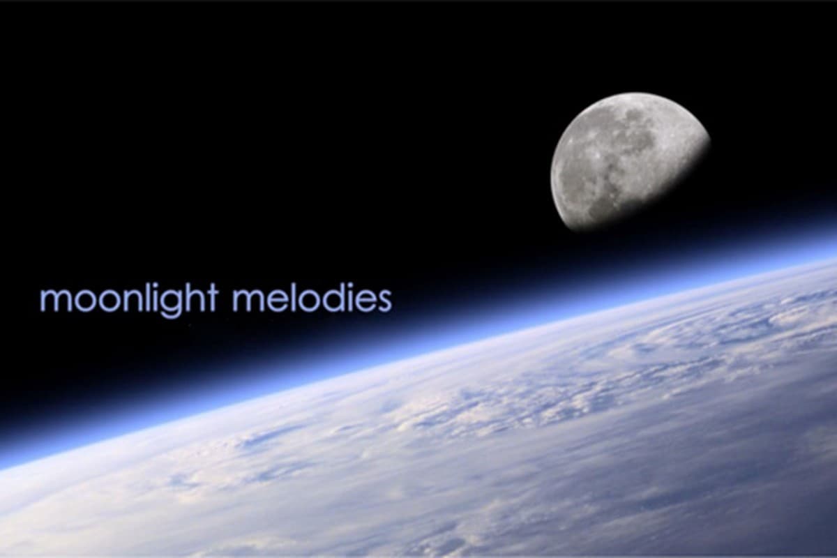 Κάτω από το Σεληνόφως